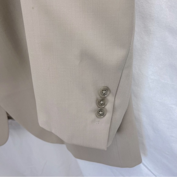 Calvin Klein 100% wool khaki sport coat. - Picture 5 of 10